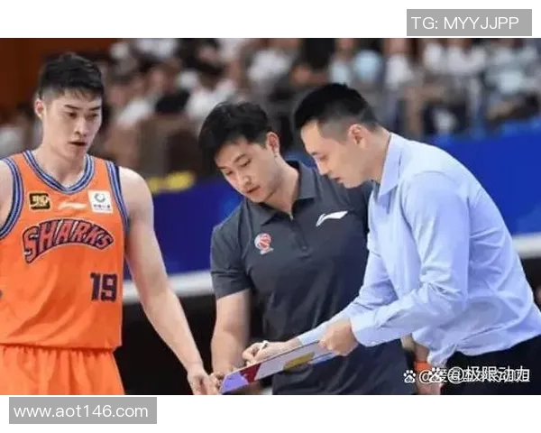 CBA上海男篮豪取八连胜战绩提升至10胜2负展现强大实力 CBA上海男篮豪取八连胜战绩提升至10胜2负展现强大实力