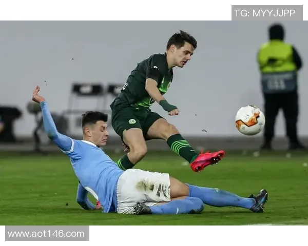 蒋光太关键时刻挺身而出助力上海海港逆转局势展现球队团结精神